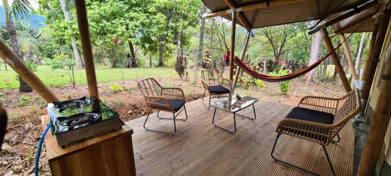 El Pulpo Safari Lodge Ojochal Eksteriør billede